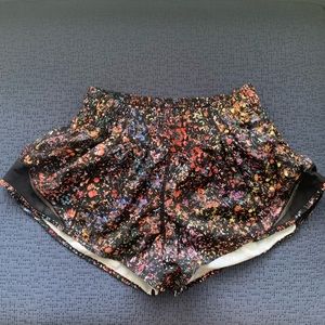 Rare Lululemon Floral Hotty Hot Short 2.5